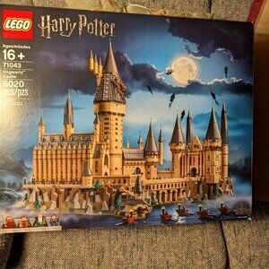 LEGO Harry Potter Hogwarts Castle 71043 - USED